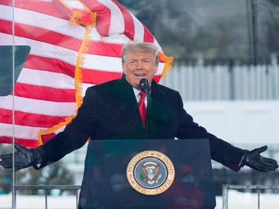 Donald Trump pidió "tener paz", aunque sostuvo que hubo "una elección fraudulena"