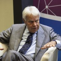 Ni de izquierda ni autoritario, más bien socialdemócrata: Felipe González sobre AMLO