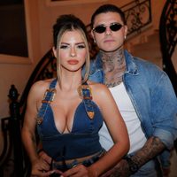 El accesorio que no puede faltar en el placard de la China Suárez y que Mauro Icardi también suma a sus looks