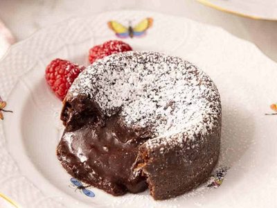 La torta de chocolate que podés cocinar en solo 2 minutos: prendé la pava y preparate esta receta