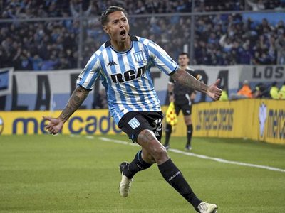 Almendra dejó Racing y fue presentado en Necaxa: “¡Oficialmente Rayo!”