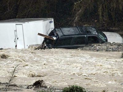 California mantiene alerta de aludes e inundaciones