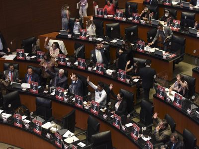 AMLO agradece a diputados y senadores por aprobar ley minera