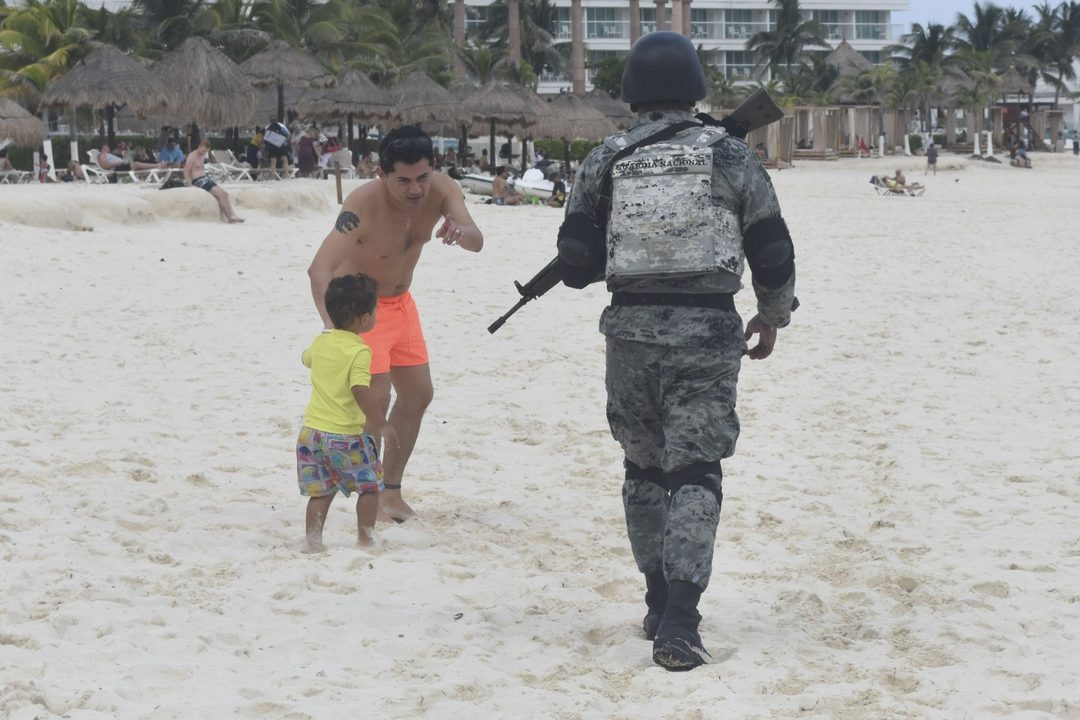 Elementos de la Guardia Nacional patrullan Cancún. Foto Elizabeth Ruiz  Cuartoscuro