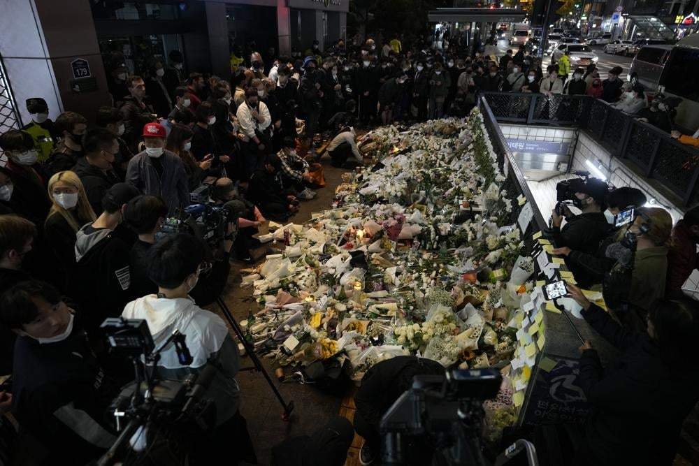 Memorial por la tragedia en Itaewon, Seúl, Corea del Sur