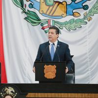 Cabeza de Vaca rinde informe y advierte: no bajaré la guardia ante los ataques