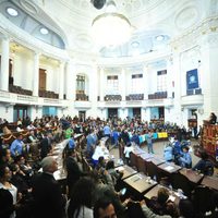 Morena vuelve a tomar tribuna de la ALDF; procurador entrega informe