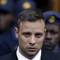 Deportista sudafricano Oscar Pistorius sale de prisión bajo libertad condicional, según autoridades
