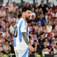 El extraño gesto de Lionel Messi con una niña antes del partido de la selección argentina