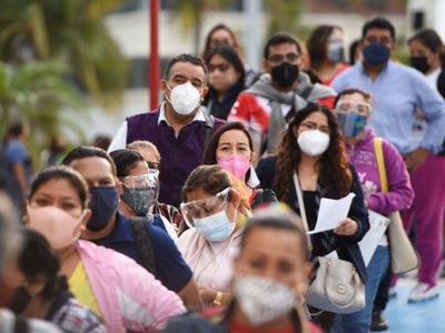 México registra una baja de 88% en hospitalizaciones por covid; hay 48 muertes más