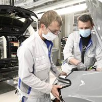 Tras más de un mes de espera, la industria automotriz se reactiva