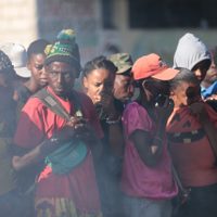 Turba quema vivos a 13 presuntos pandilleros en Haití