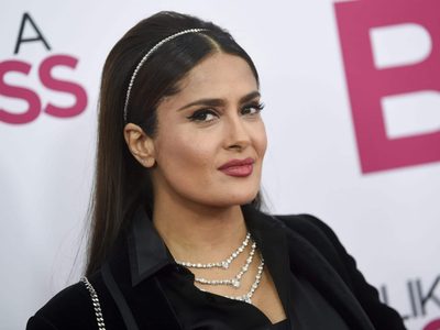 ¡Imposible no mirar! Salma Hayek se fotografió con su particular mascota. ¿Qué animal fue?