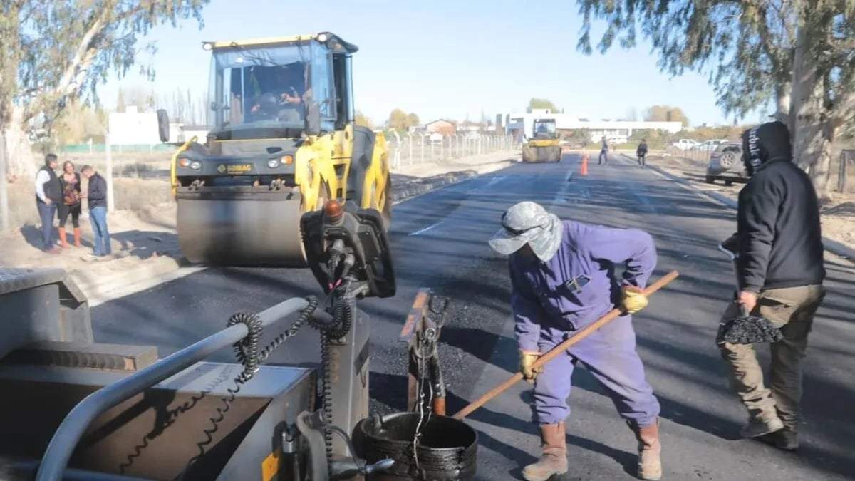 Continúa la obra de pavimento en la ciudad. Fuente: (X)