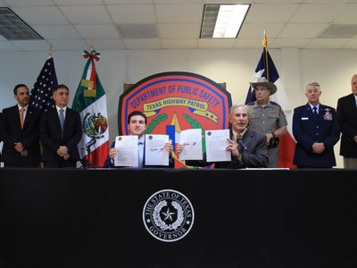Nuevo León y Texas acuerdan agilizar trámites de revisión de camiones en la frontera