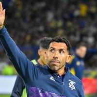 “No tengo relación”: Carlos Tevez se refirió a la gestión de Juan Román Riquelme en Boca