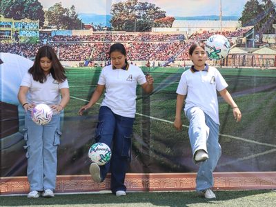 Secretaría de las Mujeres invita a concurso de dominadas de balón para ganar boleto del Mundial