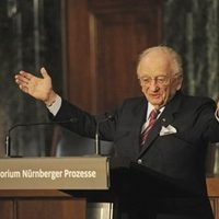 Muere Ben Ferencz; fiscal en los juicios de Núremberg