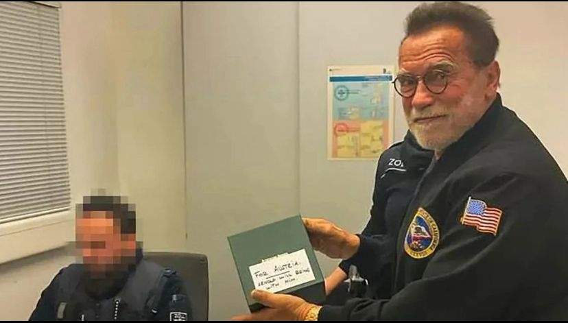 Schwarzenegger. Omitió declarar su costoso reloj