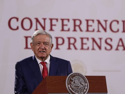 AMLO: La marcha a favor del INE fue un striptease político del conservadurismo en México