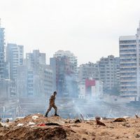 Detienen a 16 funcionarios por explosión en Beirut; suman 137 muertos