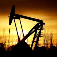 Los sindicatos petroleros extienden por 60 días el acuerdo salarial con las empresas del sector