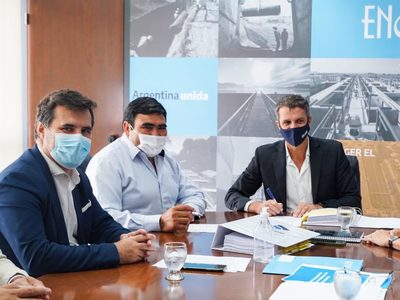 Darío Martínez anunció una obra para Barrancas, junto con Tanya Bertoldi