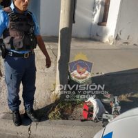 Dos jóvenes robaban en un edificio y la Policía los demoró a pocas cuadras del lugar