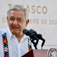 Intención del INE de aplazar consulta de revocación son “chicanadas”: AMLO