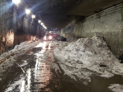 Hombre muere de hipotermia; su auto quedó varado por la granizada en Tlalnepantla