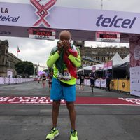 Acusan de hacer trampa al mexicano con más maratones corridos en la CDMX