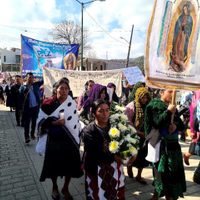 Peregrinación en Chenalhó para exigir justicia por el asesinato del padre Marcelo Pérez (Video)