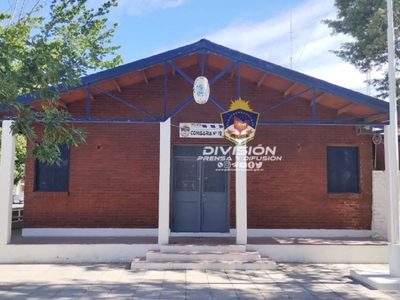 Detuvieron a un hombre que disparó con un pistolón, y su familia lo justificó por un presunto ladrón que se metió en la casa