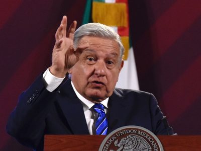 AMLO acusa a la Iglesia de México de apoyar al bloque conservador por criticar el Plan B