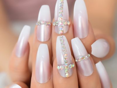 Nail Art: uñas de cristal o rhinestone, la tendencia que está marcando un estilo esta temporada