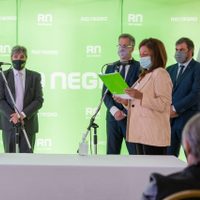 Jorge Stopiello y Betiana Minor juraron como ministros ante la gobernadora Arabela Carreras