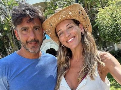 En su imponente jardín, Fede Hoppe y Maca Rinaldi tienen las plantas más elegantes al borde de la pileta