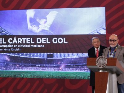Exhiben sobreventa de jugadores y evasión de la Femexfut en la mañanera; AMLO anuncia revisión