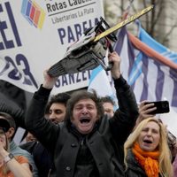 Javier Milei, el estridente ultraderechista que podría ser presidente de Argentina
