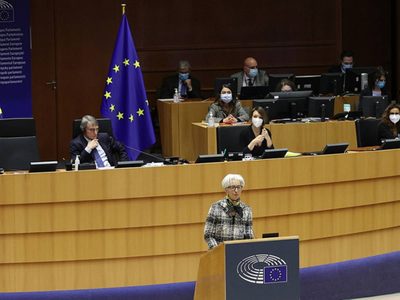 Políticas monetaria y fiscal siguen siendo necesarias ante la incertidumbre de 2021: Lagarde