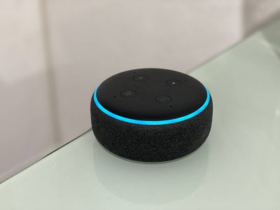Se quejan contra Amazon por bullying contra mujeres llamadas como su asistente virtual Alexa