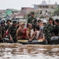 Año nuevo trágico en Indonesia, al menos 30 muertos tras las inundaciones