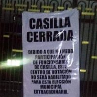 Inicia jornada electoral en Monterrey con candados y mantas en casillas para desorientar el voto