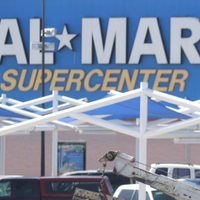 Walmart niega a personas de la tercera edad volver a trabajar como empacadores