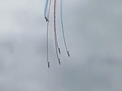 Dos aviones militares chocaron durante maniobras de entrenamiento en Francia (Video)