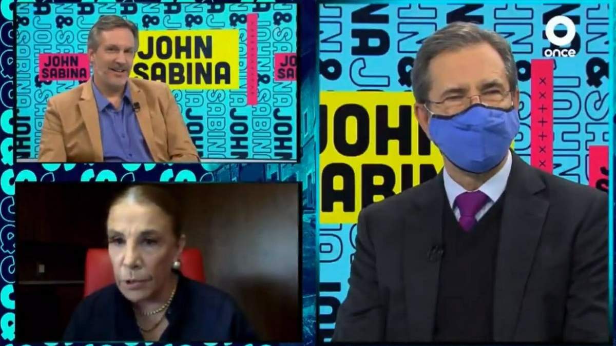John Ackerman, Sabina Berman y Esteban Moctezuma Barragán en el programa "John y Sabina"