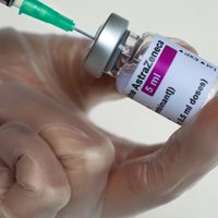 Llegan al país casi un millón de dosis de la vacuna AstraZeneca