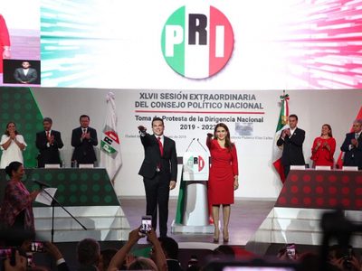 Alejandro Moreno toma protesta como líder nacional del PRI para el 2019-2023