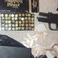 Demoraron a cinco hombres y tres mujeres por presuntas amenazas con arma de fuego e intentos de robo