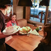 Durante el confinamiento: Neuquén extendió el horario de atención de los gastronómicos
